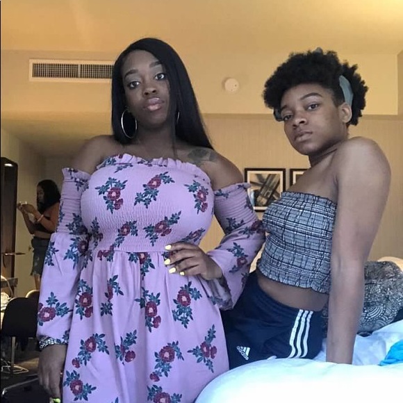 Meet Your Posher - Picture 6 of 8